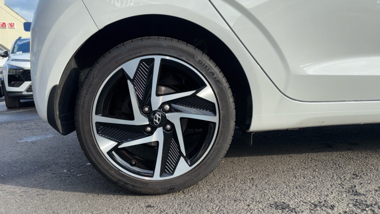 Hyundai i10 1.2 MPi Premium 5dr Auto Petrol Hatchback